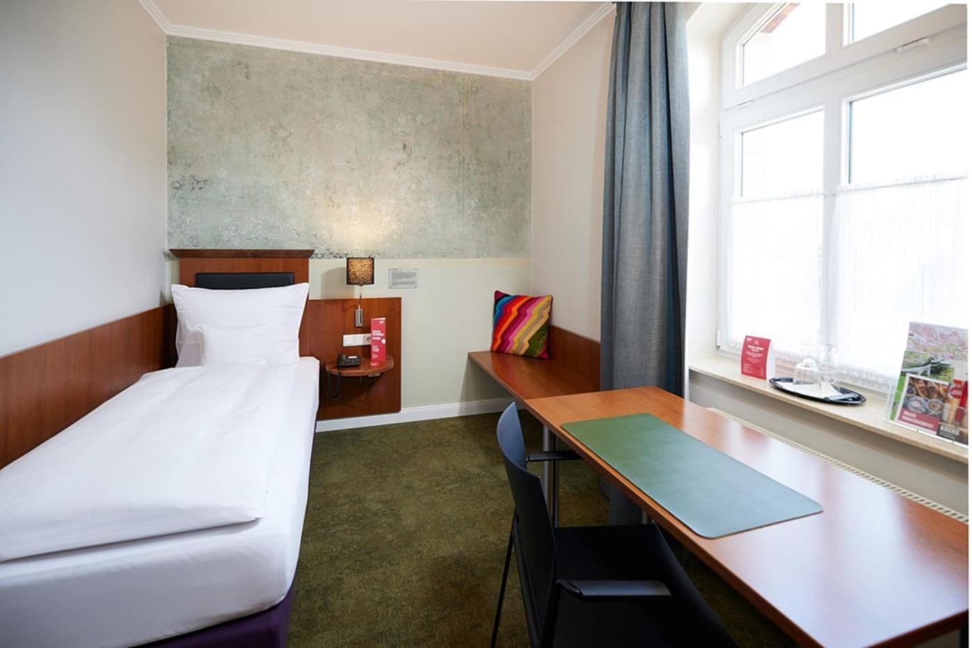 Kochs Stadthotel Ольпе Экстерьер фото